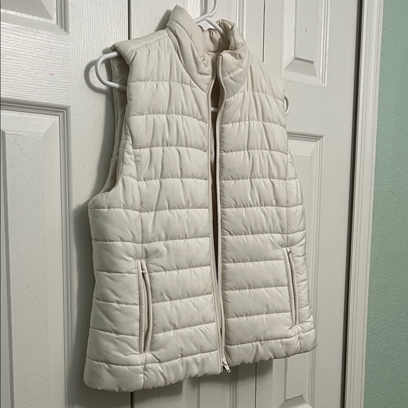 Loft White Quilted Puffer Vest medium - Picture 2 of 4